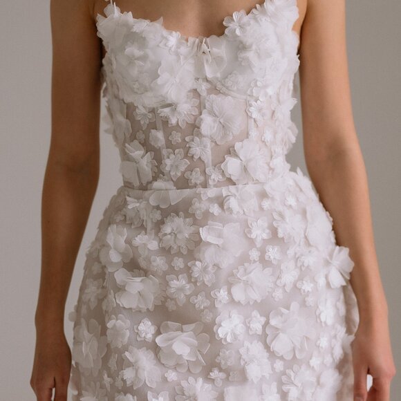 3D Floral Applique Bridal Dress Reception Dress - Picture 2 of 4